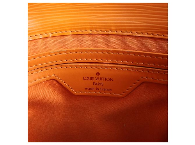 Louis Vuitton Sac Plat PM Epi Leather Handbag in Orange M5274H - vista 9