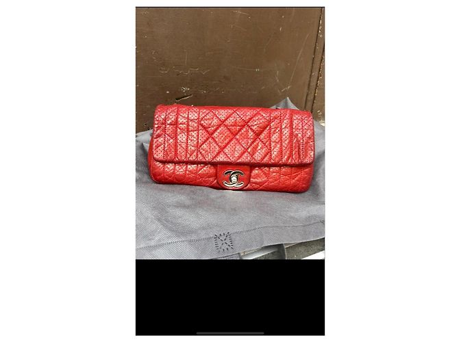 Borsa a patta Chanel in pelle traforata rossa - vista 20