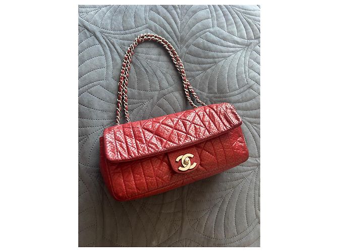 Borsa a patta Chanel in pelle traforata rossa - vista 8