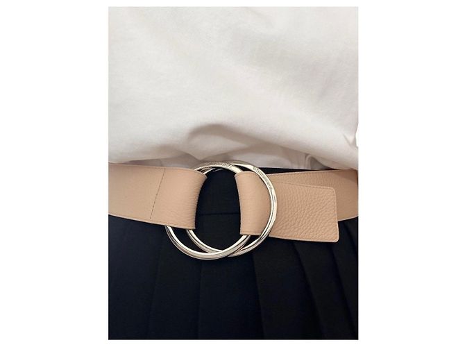 Burberry Gürtel aus blassrosa Leder mit Doppelring-Schnalle - Ansicht 2