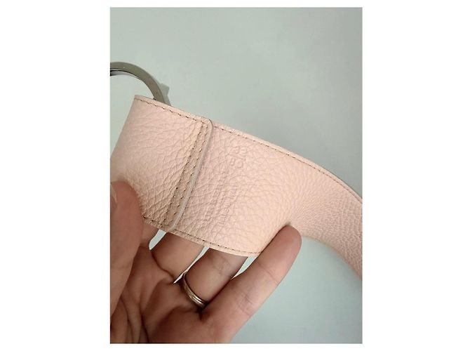 Burberry Gürtel aus blassrosa Leder mit Doppelring-Schnalle - Ansicht 6