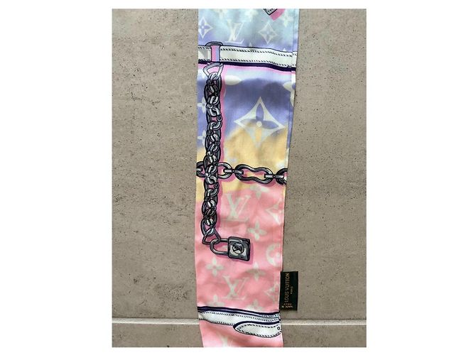 Bandana Louis Vuitton Monogram Pastel - vista 10
