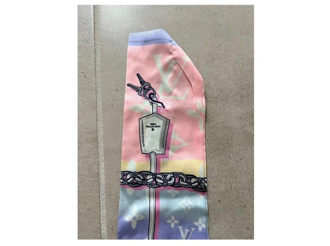 Bandana Louis Vuitton Monogram Pastel - vista 11