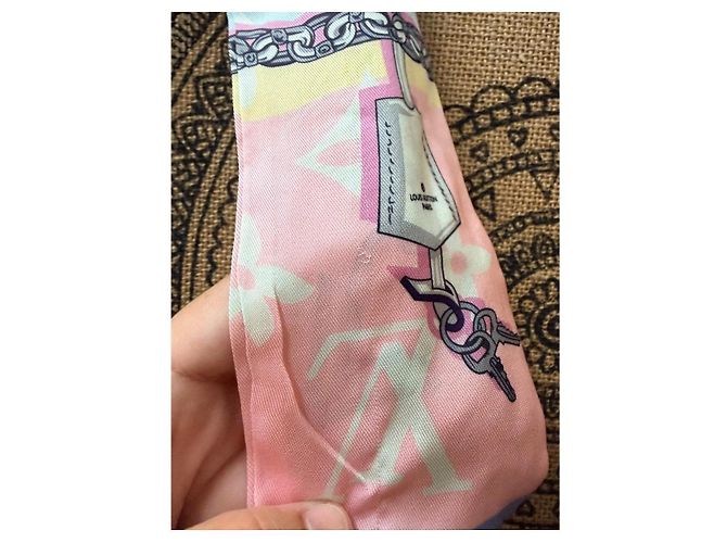 Bandana Louis Vuitton Monogram Pastel - vista 13