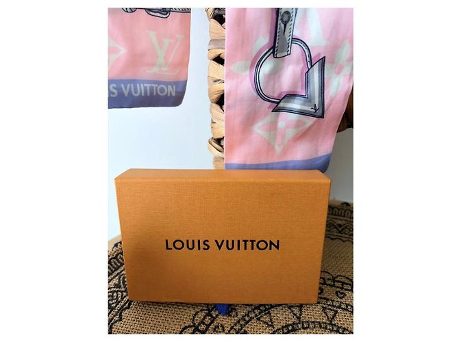 Bandana Louis Vuitton Monogram Pastel - vista 3