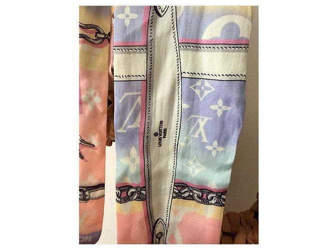 Bandana Louis Vuitton Monogram Pastel - vista 7