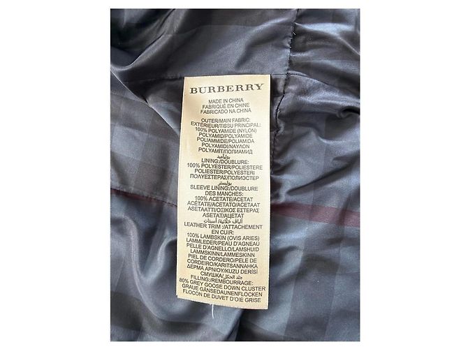Casaco acolchoado Burberry Brit em nylon preto com gola de pele - vista 12