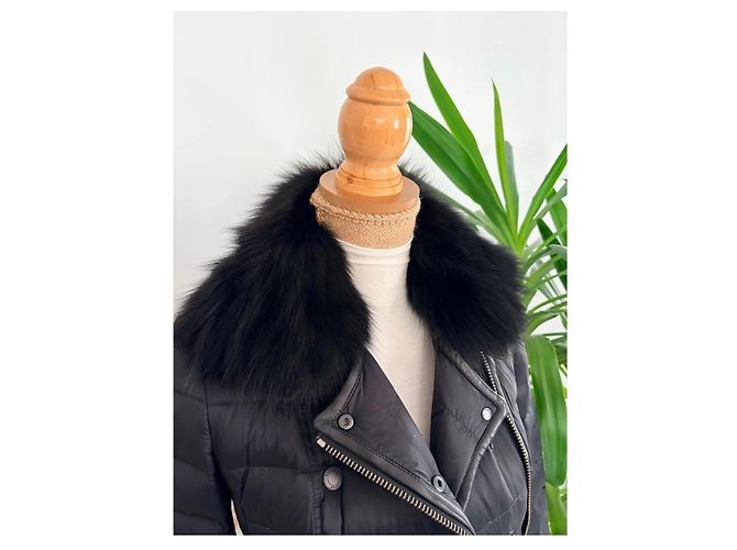 Casaco acolchoado Burberry Brit em nylon preto com gola de pele - vista 15