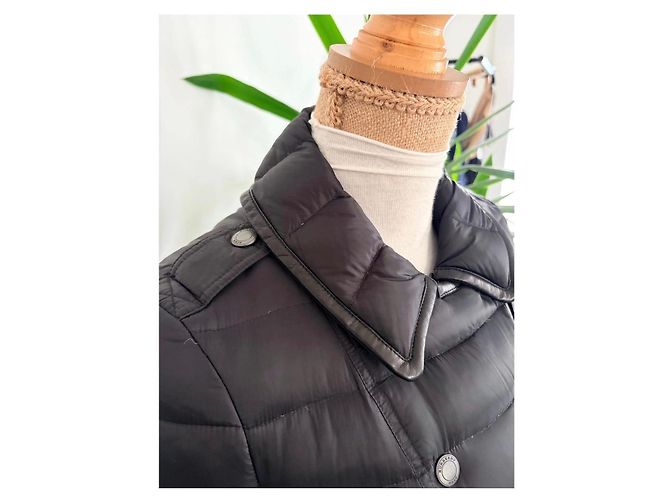 Casaco acolchoado Burberry Brit em nylon preto com gola de pele - vista 6