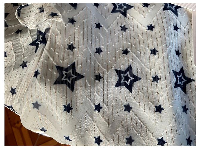 Ted Baker Star Bluse mit Rüschen und hohem Kragen - Ansicht 4