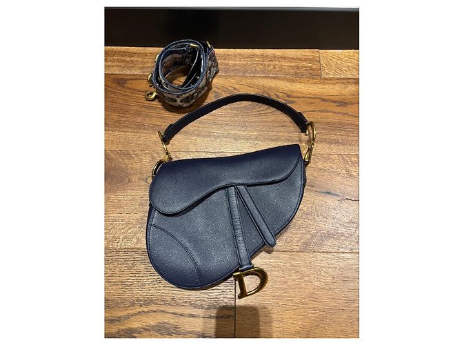 Borsa Saddle Christian Dior in pelle blu navy con tracolla ricamata - vista 11
