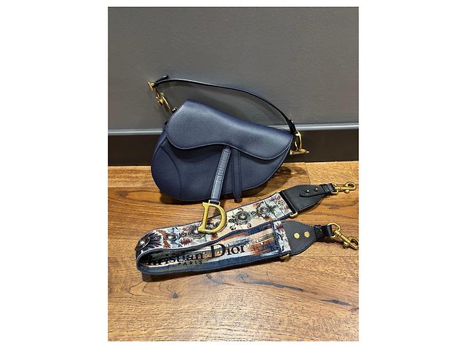 Borsa Saddle Christian Dior in pelle blu navy con tracolla ricamata - vista 2