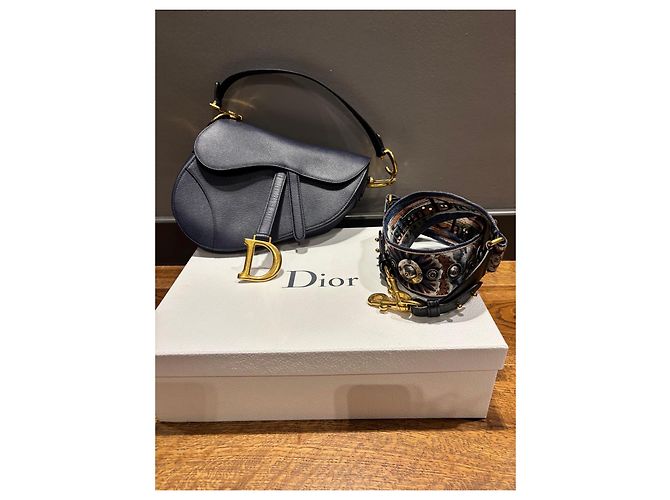Borsa Saddle Christian Dior in pelle blu navy con tracolla ricamata - vista 8