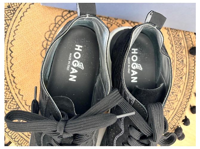 Sneakers Hogan in camoscio nero - vista 4