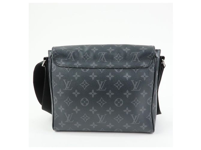 Louis Vuitton District Messenger Monogram Eclipse Canvas PM - vue 2
