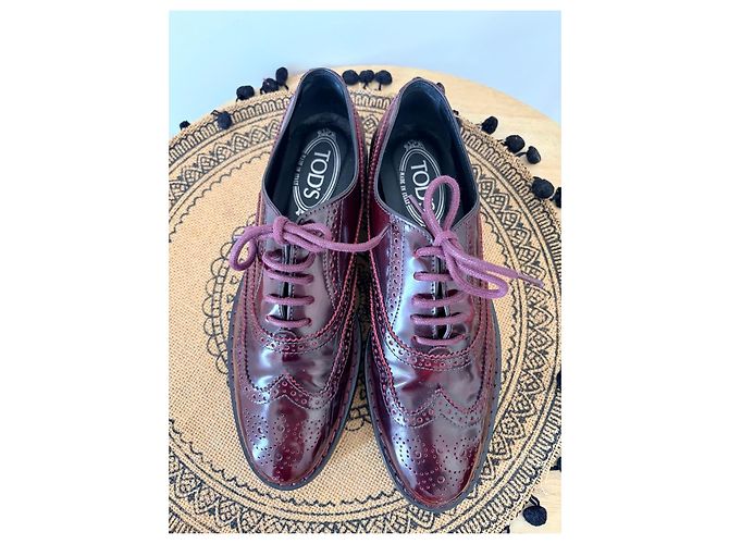 Scarpe brogue in vernice bordeaux TOD'S - vista 3