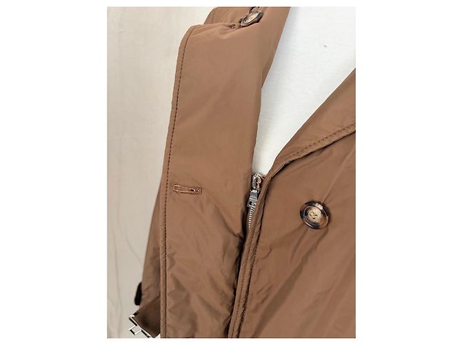 Gabardina de nailon marrón de Prada - vista 5