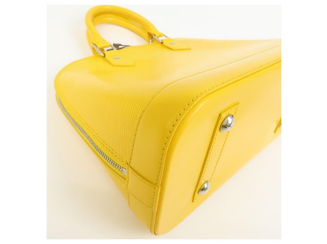Borsa a mano Louis Vuitton Epi Alma PM in pelle Mimosa M40951 - vista 10
