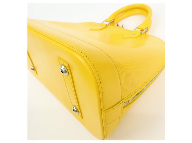 Borsa a mano Louis Vuitton Epi Alma PM in pelle Mimosa M40951 - vista 11