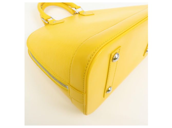 Borsa a mano Louis Vuitton Epi Alma PM in pelle Mimosa M40951 - vista 12