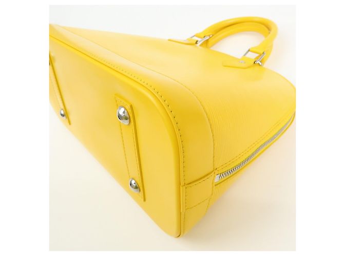 Borsa a mano Louis Vuitton Epi Alma PM in pelle Mimosa M40951 - vista 13