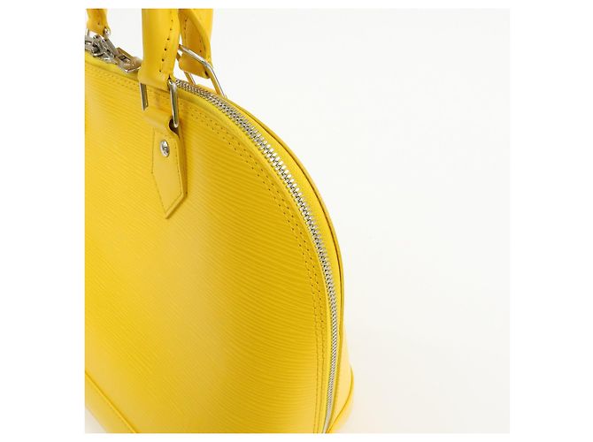 Borsa a mano Louis Vuitton Epi Alma PM in pelle Mimosa M40951 - vista 14