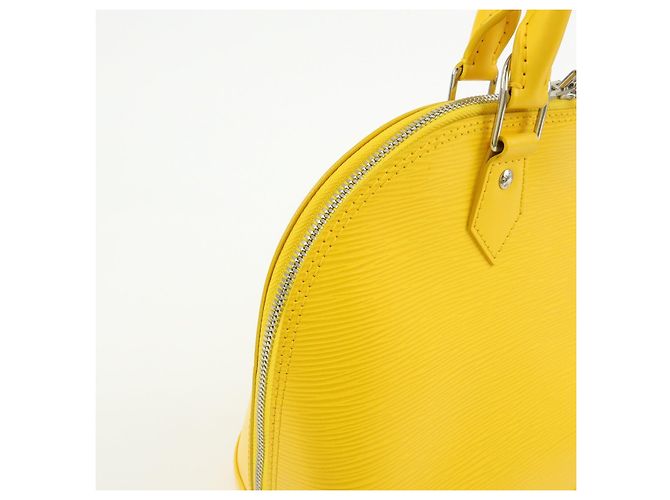 Borsa a mano Louis Vuitton Epi Alma PM in pelle Mimosa M40951 - vista 15
