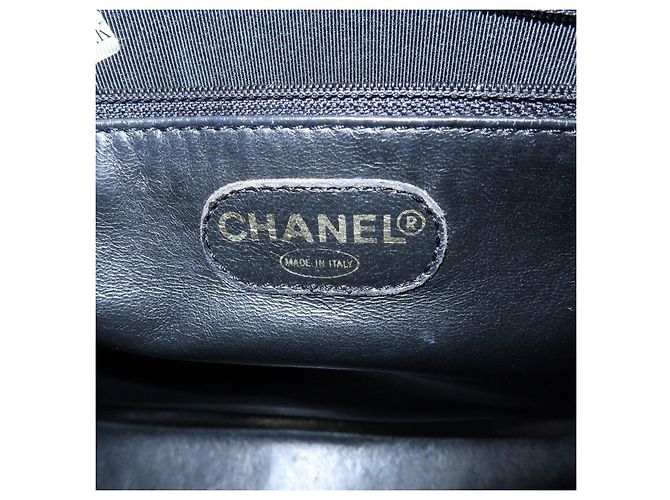 Borsa Tote e Borsa a Spalla CHANEL Logo in pelle caviale nera - vista 23