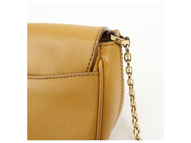Salvatore Ferragamo Borsa a tracolla e spalla Ferragamo Gancini in pelle con catena Marrone chiaro - vista 13