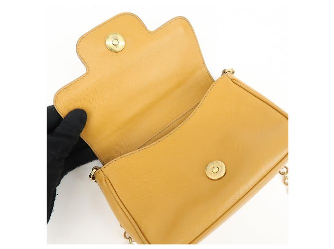 Salvatore Ferragamo Borsa a tracolla e spalla Ferragamo Gancini in pelle con catena Marrone chiaro - vista 19