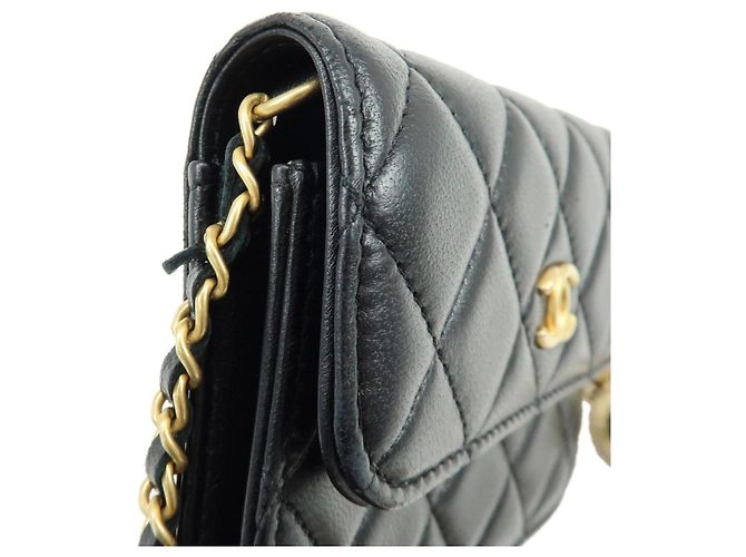 CHANEL Mini Borsa a Spalla con Catena in Pelle d'Agnello Matelassé Nero - vista 8