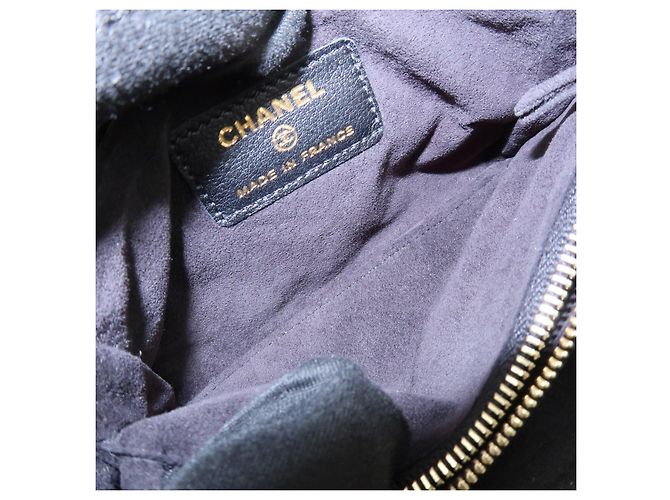 CHANEL Matelasse COCO Mark Beauty Case in camoscio Nero - vista 19