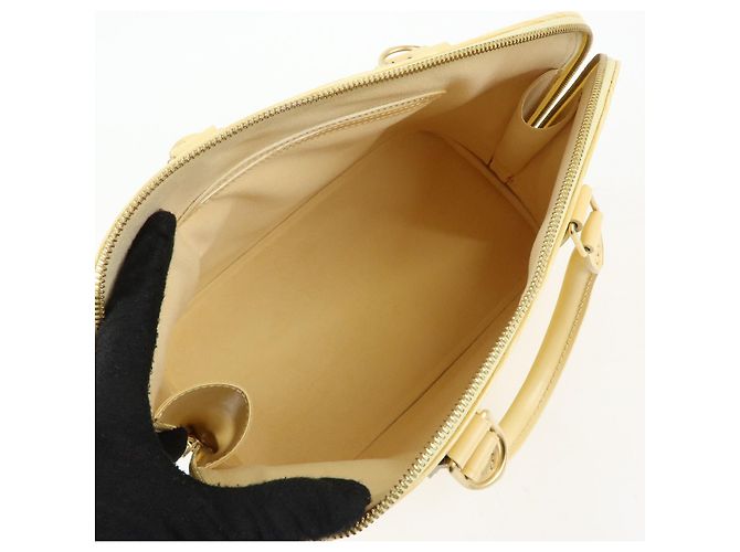Louis Vuitton Alma Epi Leather Hand Bag Vanilla M5214A - vista 18