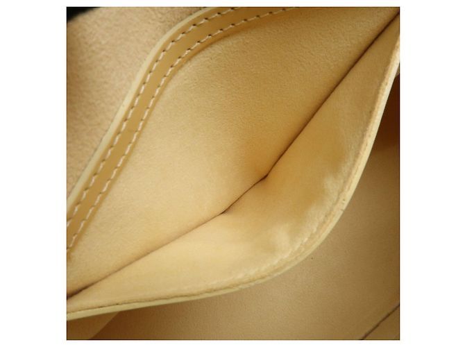Louis Vuitton Alma Epi Leather Hand Bag Vanilla M5214A - vista 19