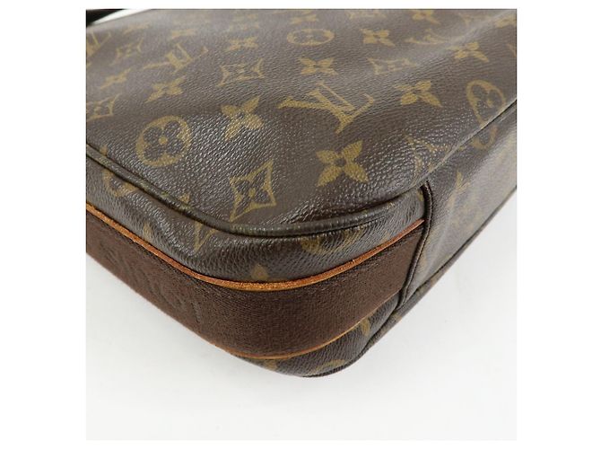Louis Vuitton Monogram Messenger MM Beaubourg Crossbody Bag M97038 - vista 11