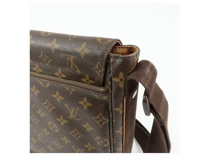 Louis Vuitton Monogram Messenger MM Beaubourg Crossbody Bag M97038 - vista 12