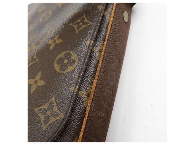 Louis Vuitton Monogram Messenger MM Beaubourg Crossbody Bag M97038 - vista 13