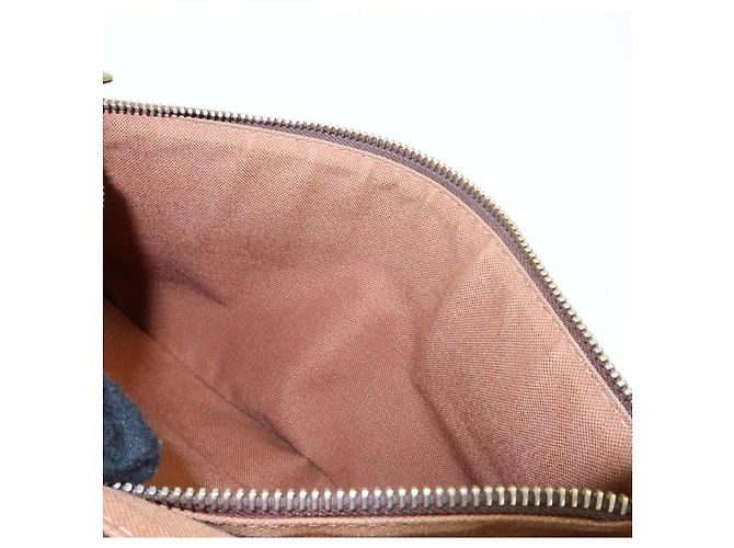 Louis Vuitton Monogram Messenger MM Beaubourg Crossbody Bag M97038 - vista 19