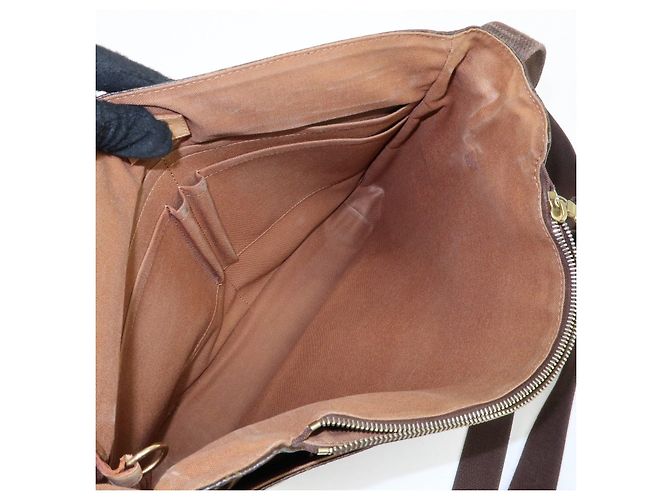 Louis Vuitton Monogram Messenger MM Beaubourg Crossbody Bag M97038 - vista 20
