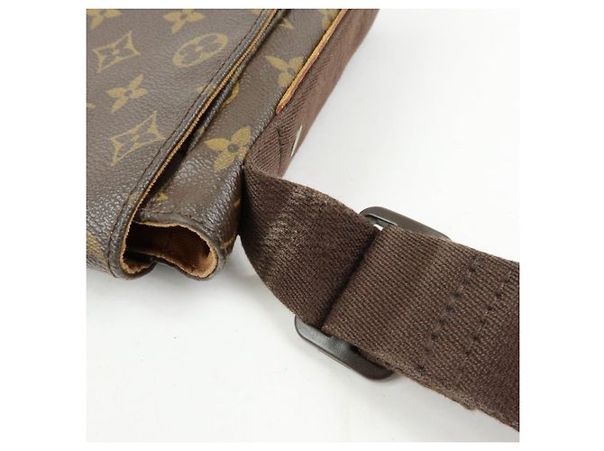 Louis Vuitton Monogram Messenger MM Beaubourg Crossbody Bag M97038 - vista 7