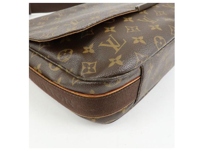Louis Vuitton Monogram Messenger MM Beaubourg Crossbody Bag M97038 - vista 9