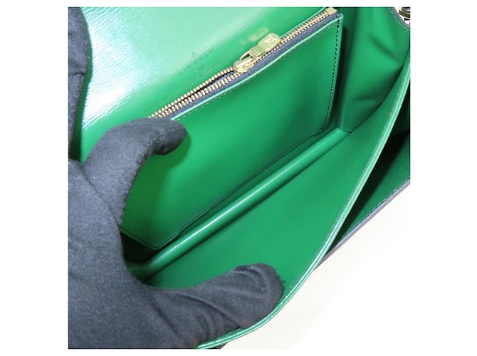 Borsa a tracolla Louis Vuitton Epi Free Run Noir Borneo Green M52414 - vista 20