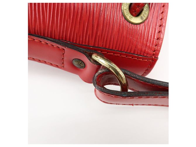 Borsa a tracolla Louis Vuitton Epi Petit Noe Castilian Red M44107 - vista 10