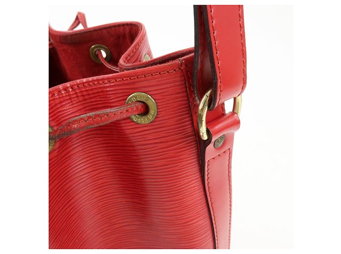 Borsa a tracolla Louis Vuitton Epi Petit Noe Castilian Red M44107 - vista 16