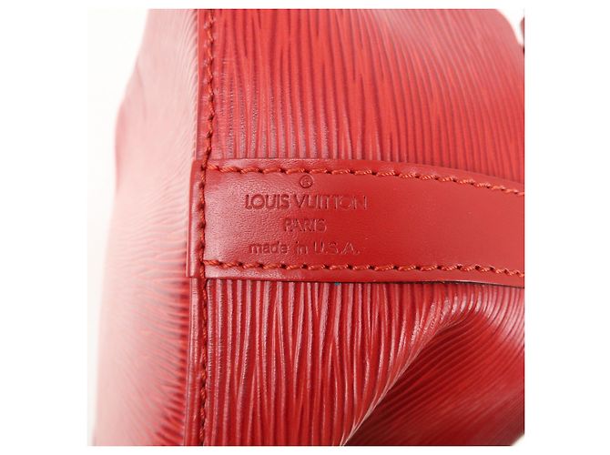 Borsa a tracolla Louis Vuitton Epi Petit Noe Castilian Red M44107 - vista 23