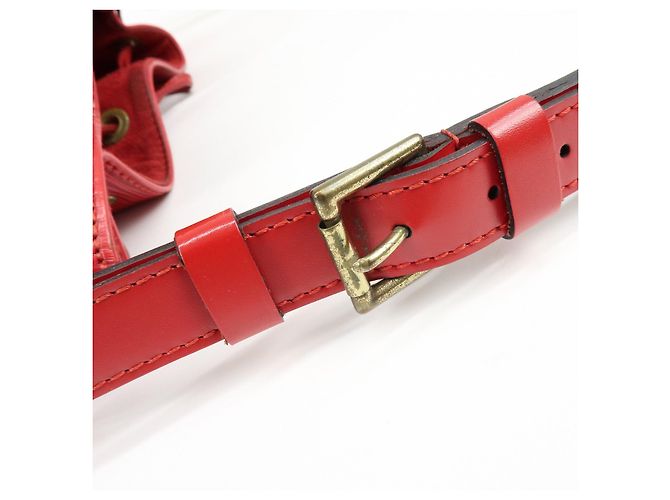 Borsa a tracolla Louis Vuitton Epi Petit Noe Castilian Red M44107 - vista 9