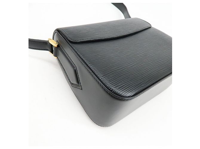 Borsa a spalla e borsa a mano Louis Vuitton Epi Buci Noir M52202 - vista 10