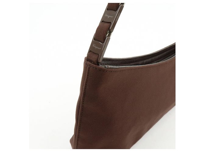 Salvatore Ferragamo Borsa a tracolla e borsa a mano Ferragamo Varra in nylon e pelle con catena, Marrone - vista 14