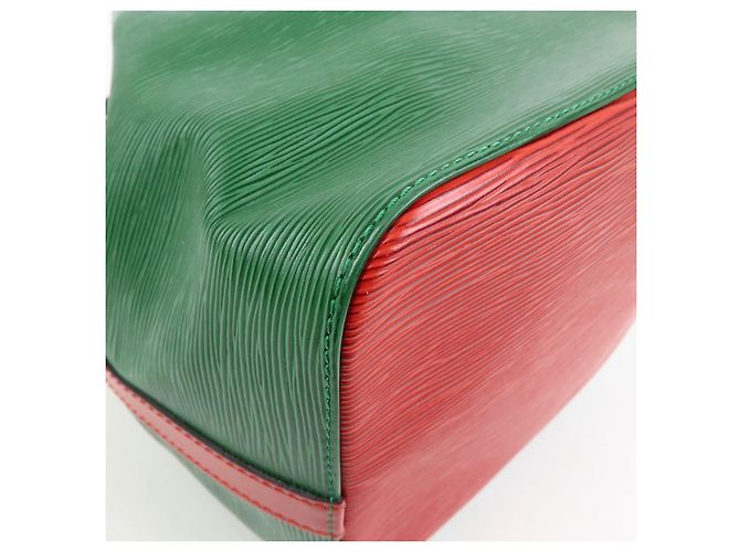 Borsa a tracolla Louis Vuitton Epi Petit Noe Bicolor Verde Rosso M44147 - vista 14