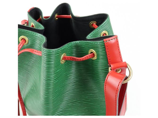 Borsa a tracolla Louis Vuitton Epi Petit Noe Bicolor Verde Rosso M44147 - vista 19
